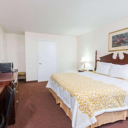 Days Inn By Wyndham Amherst Luaran gambar