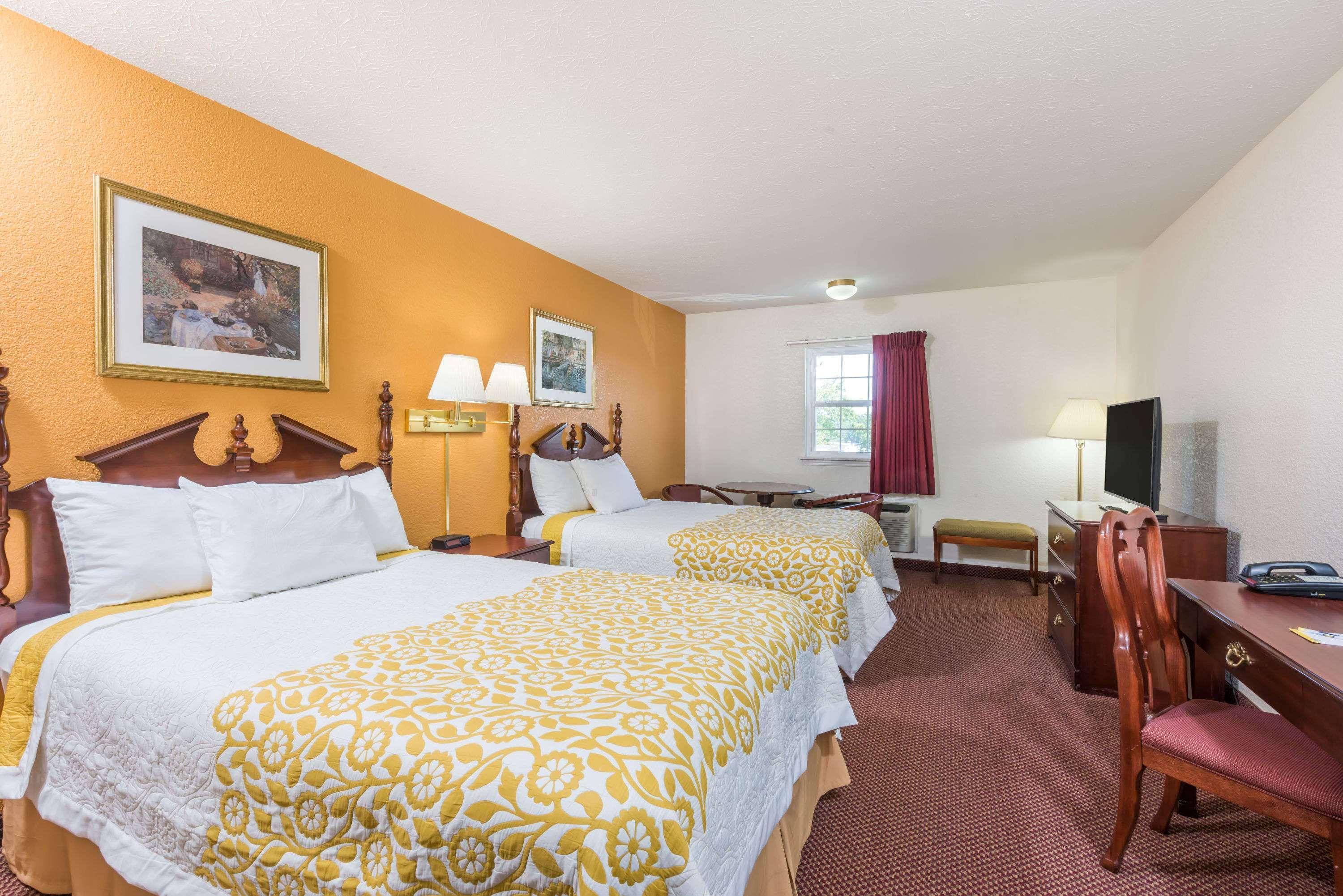 Days Inn By Wyndham Amherst Luaran gambar