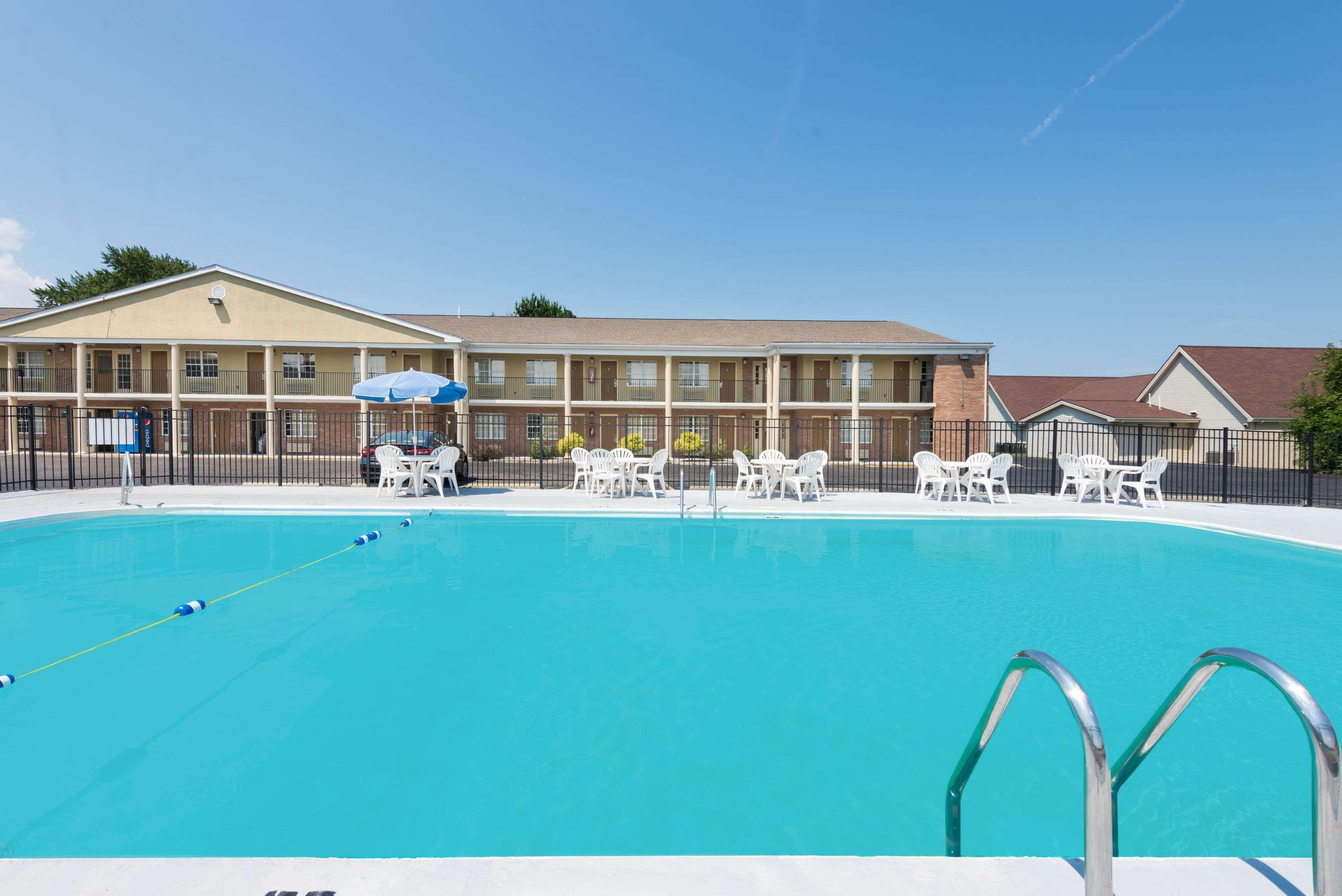 Days Inn By Wyndham Amherst Luaran gambar