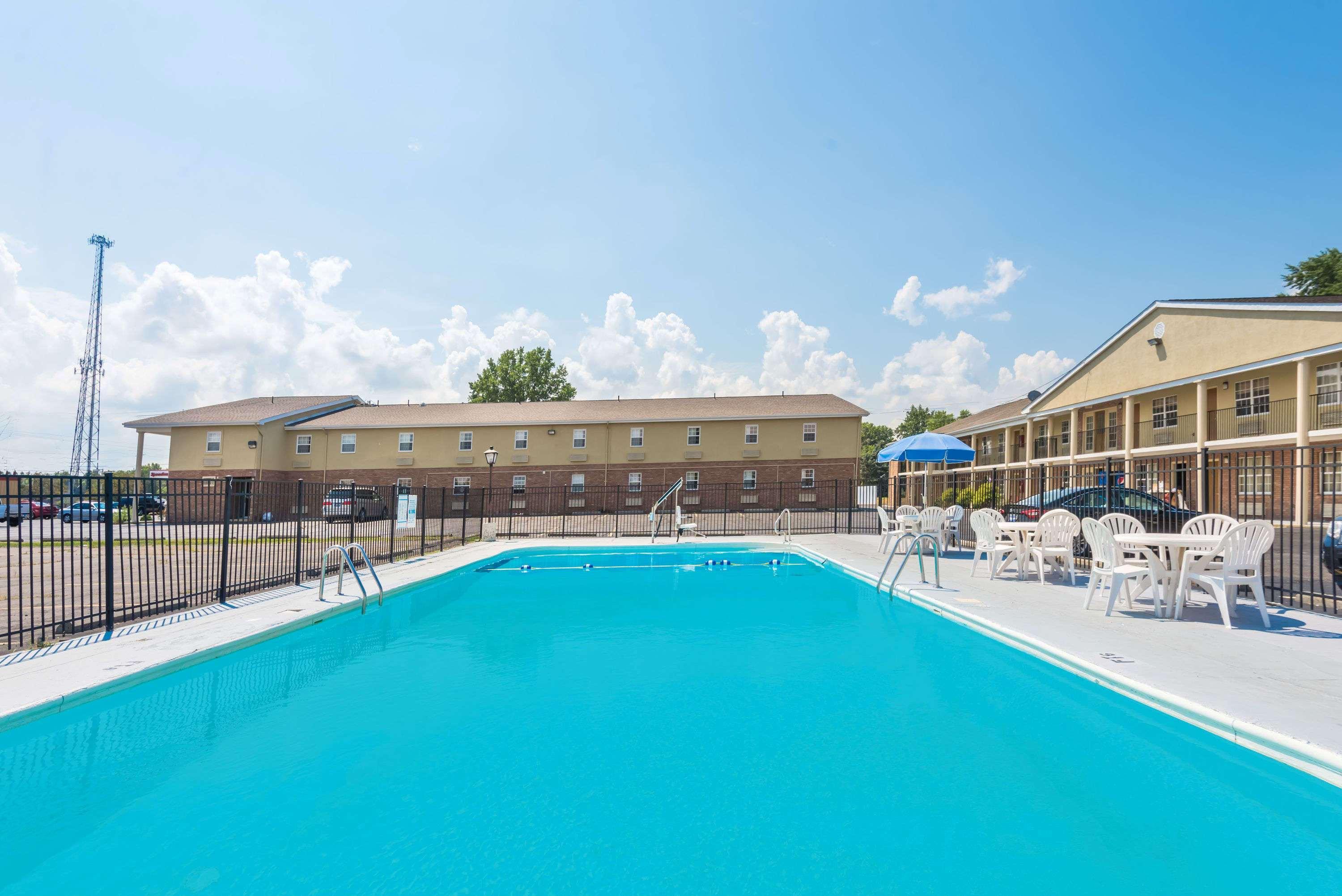 Days Inn By Wyndham Amherst Luaran gambar