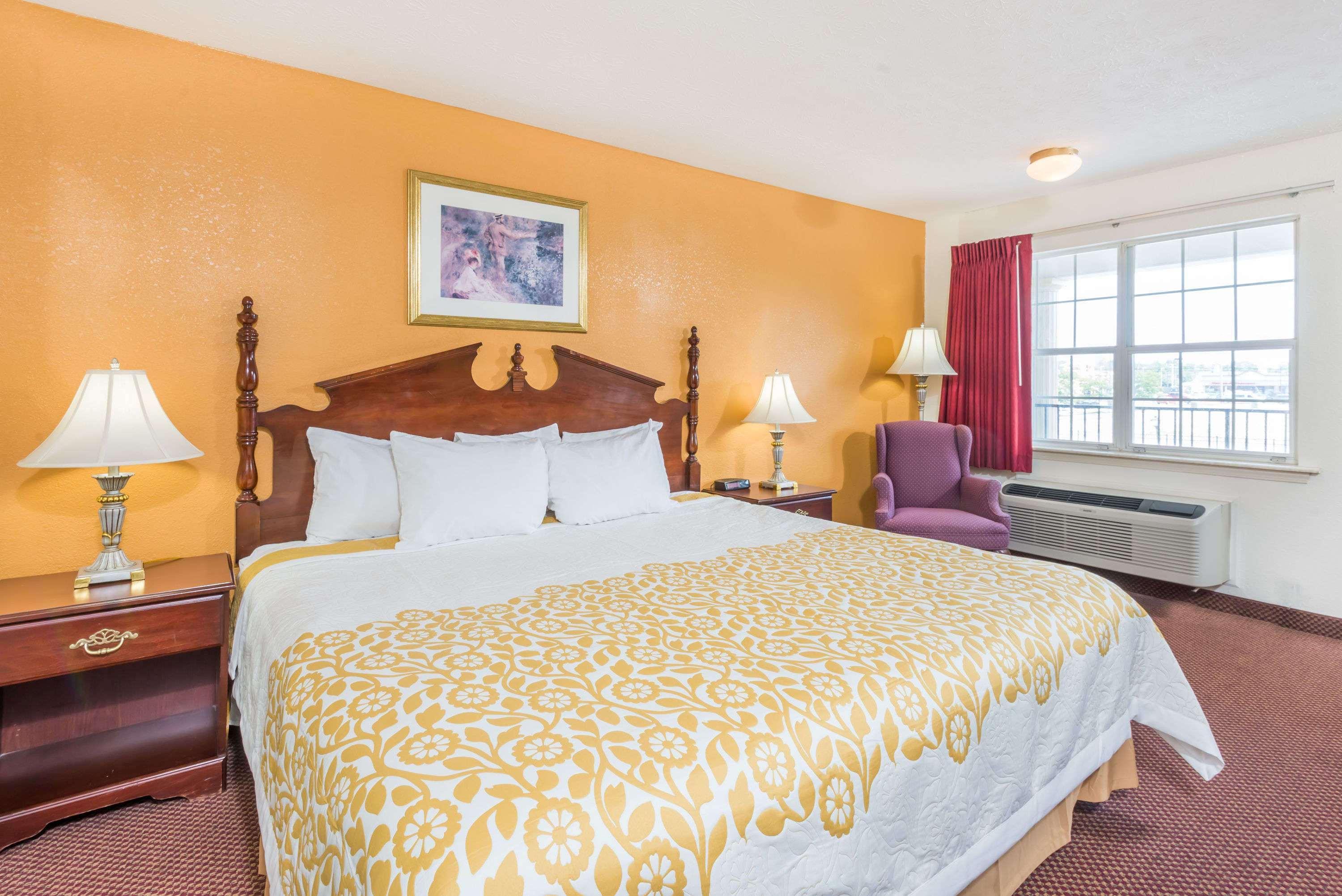 Days Inn By Wyndham Amherst Luaran gambar