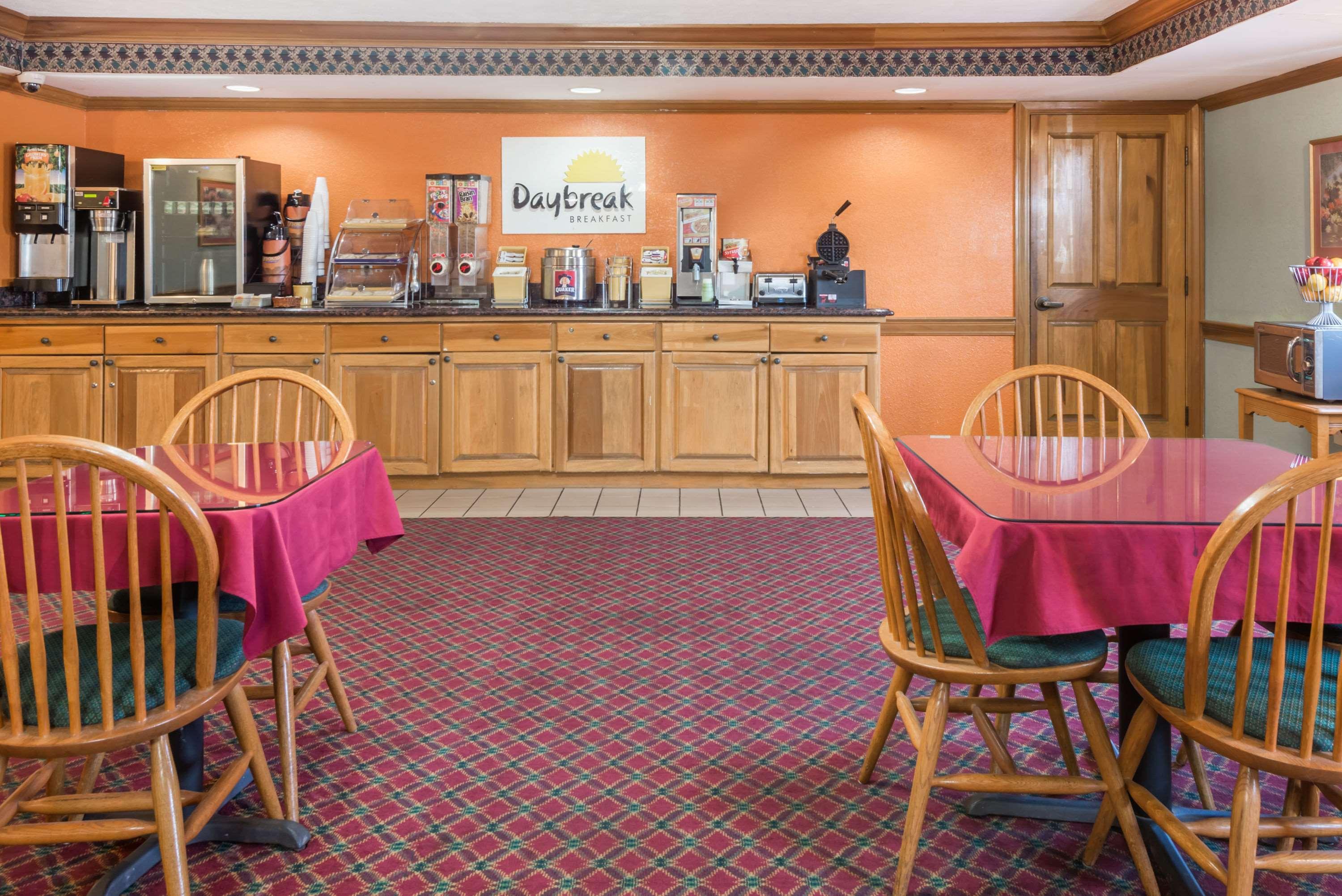 Days Inn By Wyndham Amherst Luaran gambar