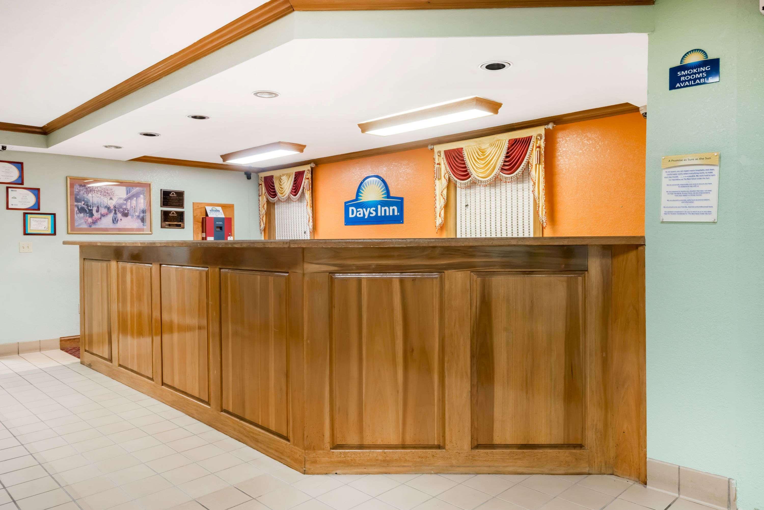 Days Inn By Wyndham Amherst Luaran gambar