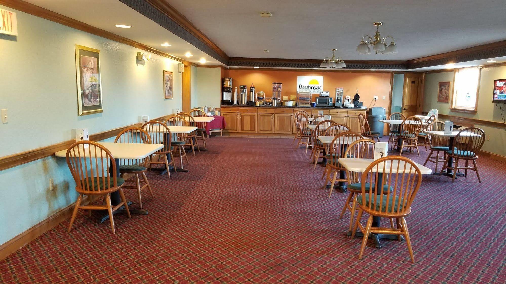 Days Inn By Wyndham Amherst Luaran gambar